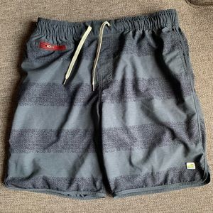 Vuori - Banks Shorts - Large